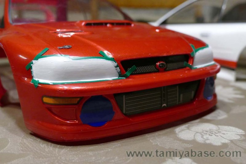 I also painted the headlights white, because I had transparent decals to apply on it